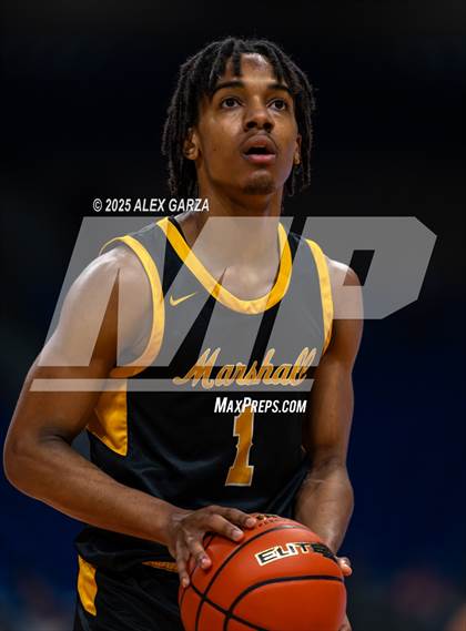 Thumbnail 2 in Fort Bend Marshall vs. Mansfield Summit (UIL 5A Basketball Division II Final) photogallery.