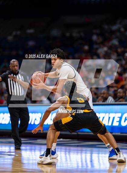 Thumbnail 1 in Fort Bend Marshall vs. Mansfield Summit (UIL 5A Basketball Division II Final) photogallery.