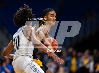 Thumbnail 1 in Fort Bend Marshall vs. Mansfield Summit (UIL 5A Basketball Division II Final) photogallery.