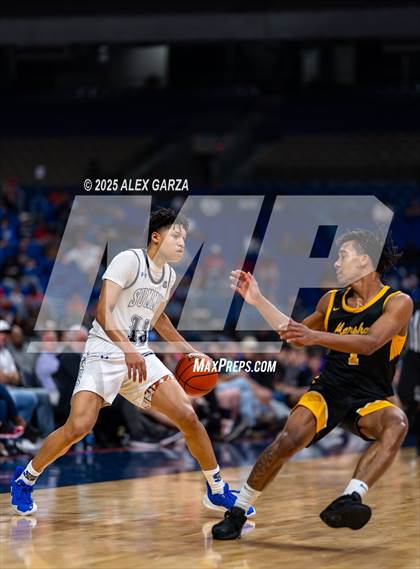 Thumbnail 1 in Fort Bend Marshall vs. Mansfield Summit (UIL 5A Basketball Division II Final) photogallery.