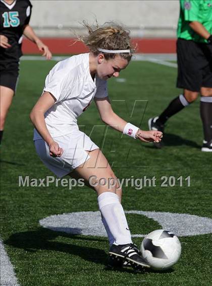 Thumbnail 2 in Canyon Springs vs. Oaks Christian (CIF SS D4 Final) photogallery.