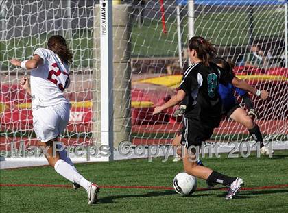 Thumbnail 1 in Canyon Springs vs. Oaks Christian (CIF SS D4 Final) photogallery.