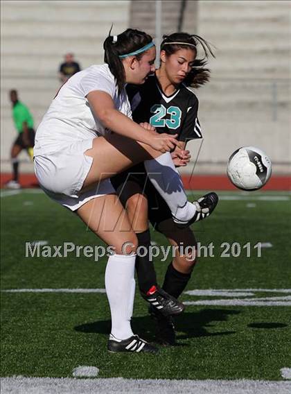Thumbnail 2 in Canyon Springs vs. Oaks Christian (CIF SS D4 Final) photogallery.