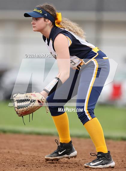 Thumbnail 2 in Neshannock @ Shenango photogallery.