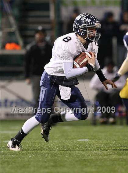 Thumbnail 1 in Sweet Home vs. Whitesboro (NYSPHSAA Class A Semifinal) photogallery.