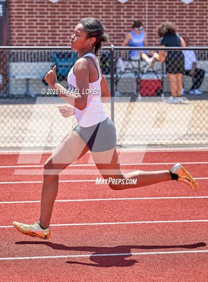 Thumbnail 2 in Lake Houston Conquerors Invitational (400M) photogallery.