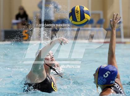 Thumbnail 3 in Newark Memorial vs. Granada photogallery.