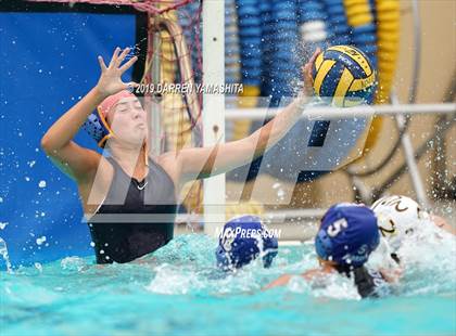 Thumbnail 2 in Newark Memorial vs. Granada photogallery.