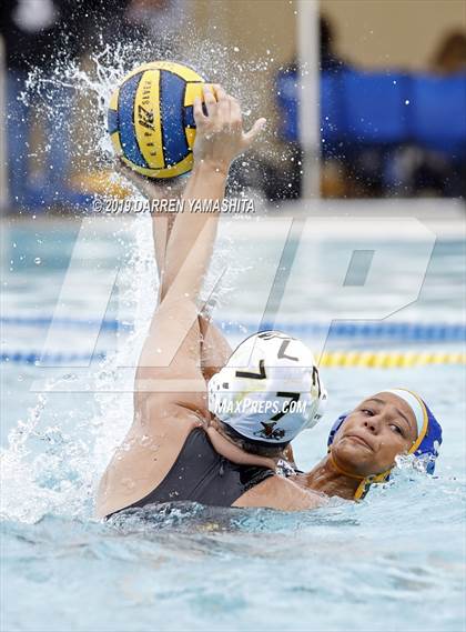 Thumbnail 1 in Newark Memorial vs. Granada photogallery.