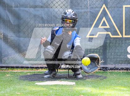 Thumbnail 2 in Herricks vs. Sacred Heart Academy photogallery.