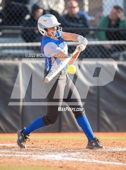 Thumbnail 2 in Herricks vs. Sacred Heart Academy photogallery.