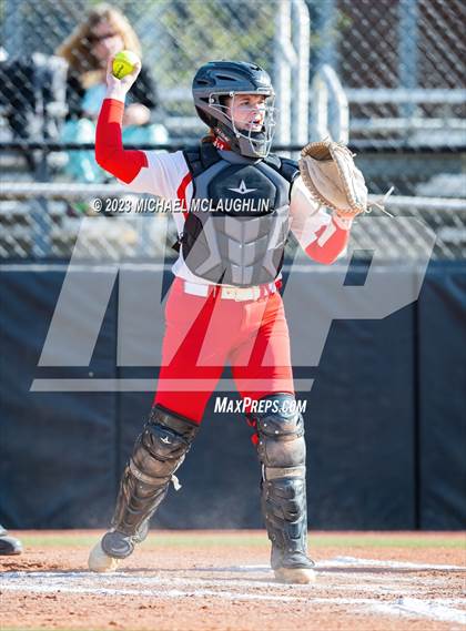 Thumbnail 3 in Herricks vs. Sacred Heart Academy photogallery.