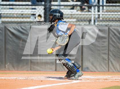 Thumbnail 2 in Herricks vs. Sacred Heart Academy photogallery.