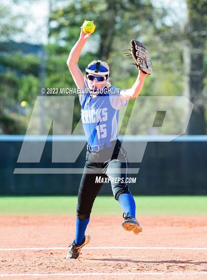 Thumbnail 2 in Herricks vs. Sacred Heart Academy photogallery.