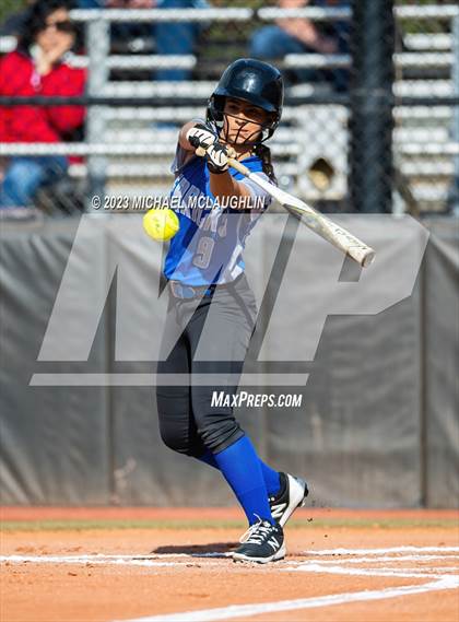 Thumbnail 2 in Herricks vs. Sacred Heart Academy photogallery.