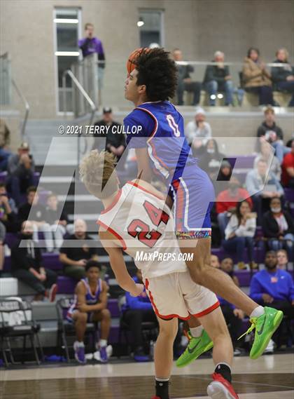 Thumbnail 3 in Duncanville vs. American Fork (Lehi Holiday Hoopfest) photogallery.