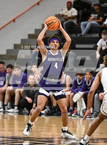 Thumbnail 1 in Dumas vs. Booneville (AAA 3A State Playoffs first round) photogallery.