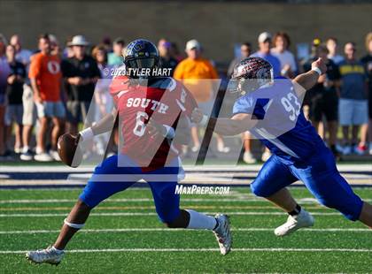 Thumbnail 2 in Murat Shrine North/South All Start Football Classic photogallery.