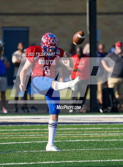 Thumbnail 3 in Murat Shrine North/South All Start Football Classic photogallery.