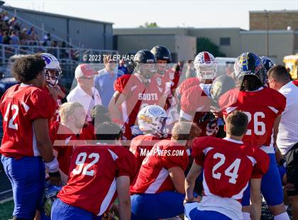 Thumbnail 3 in Murat Shrine North/South All Start Football Classic photogallery.