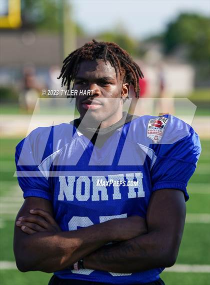 Thumbnail 1 in Murat Shrine North/South All Start Football Classic photogallery.