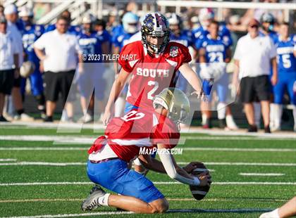 Thumbnail 2 in Murat Shrine North/South All Start Football Classic photogallery.