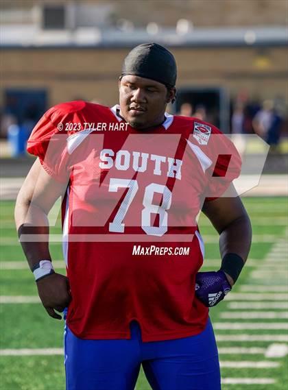 Thumbnail 2 in Murat Shrine North/South All Start Football Classic photogallery.