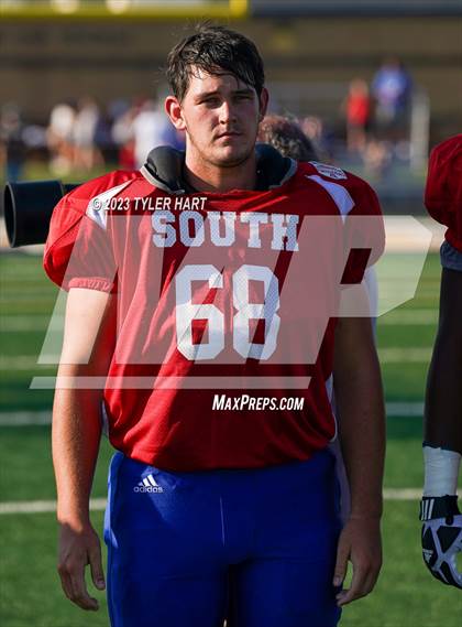 Thumbnail 3 in Murat Shrine North/South All Start Football Classic photogallery.
