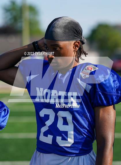 Thumbnail 1 in Murat Shrine North/South All Start Football Classic photogallery.
