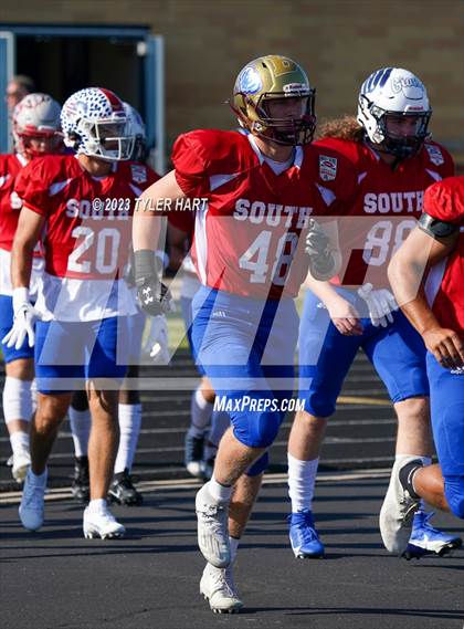 Thumbnail 3 in Murat Shrine North/South All Start Football Classic photogallery.