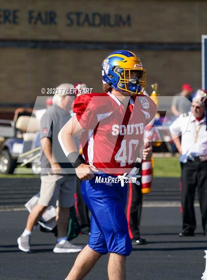 Thumbnail 3 in Murat Shrine North/South All Start Football Classic photogallery.