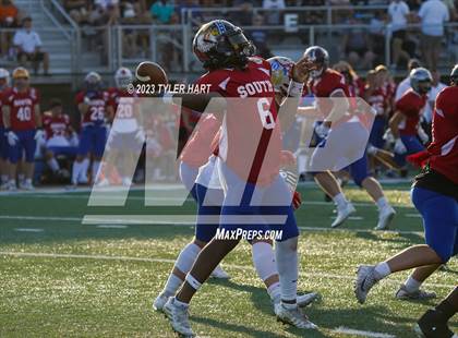 Thumbnail 2 in Murat Shrine North/South All Start Football Classic photogallery.