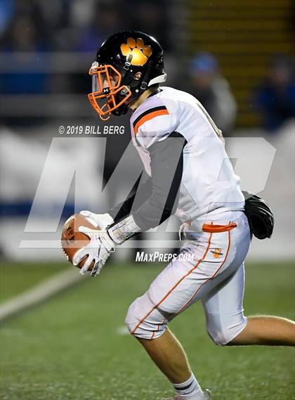 Thumbnail 3 in Ridgefield @ Southington (CIAC Class LL Quarterfinal) photogallery.