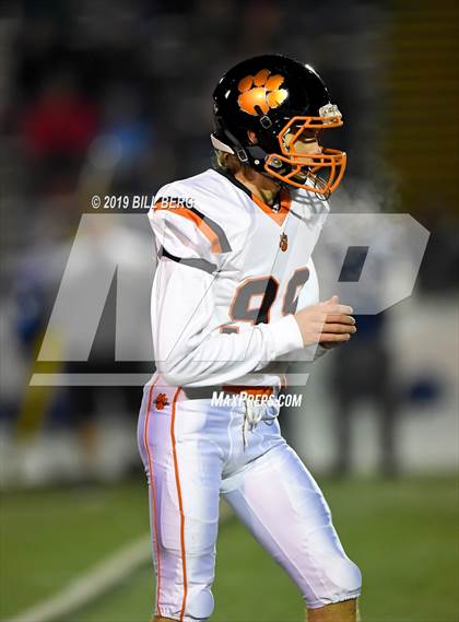 Thumbnail 2 in Ridgefield @ Southington (CIAC Class LL Quarterfinal) photogallery.