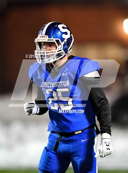 Thumbnail 3 in Ridgefield @ Southington (CIAC Class LL Quarterfinal) photogallery.