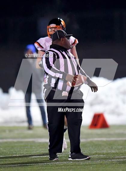 Thumbnail 3 in Ridgefield @ Southington (CIAC Class LL Quarterfinal) photogallery.