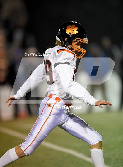 Thumbnail 3 in Ridgefield @ Southington (CIAC Class LL Quarterfinal) photogallery.
