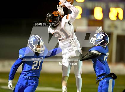 Thumbnail 3 in Ridgefield @ Southington (CIAC Class LL Quarterfinal) photogallery.