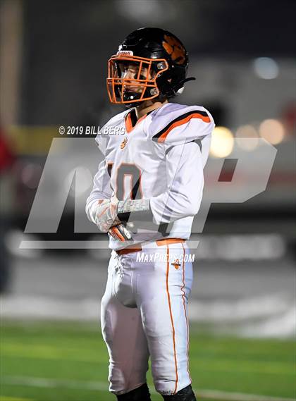 Thumbnail 3 in Ridgefield @ Southington (CIAC Class LL Quarterfinal) photogallery.