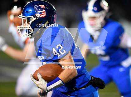 Thumbnail 3 in Ridgefield @ Southington (CIAC Class LL Quarterfinal) photogallery.