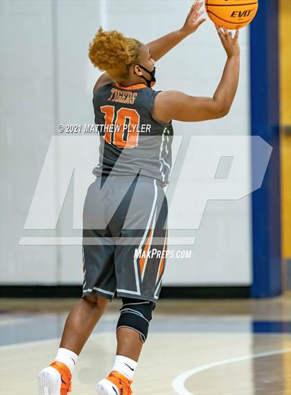 Thumbnail 3 in South View @ Terry Sanford photogallery.
