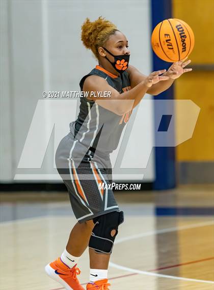 Thumbnail 3 in South View @ Terry Sanford photogallery.