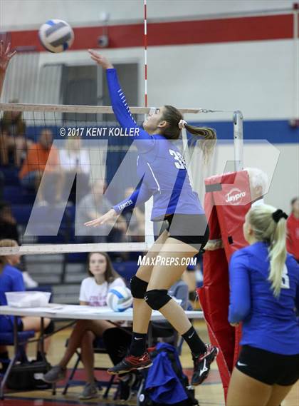 Thumbnail 1 in Utica vs L'Anse Creuse photogallery.