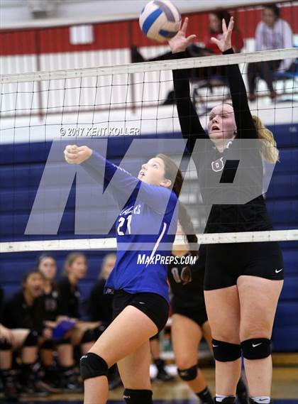 Thumbnail 1 in Utica vs L'Anse Creuse photogallery.