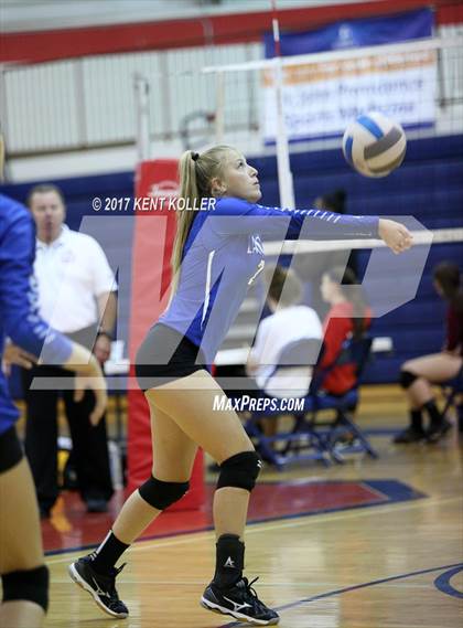 Thumbnail 2 in Utica vs L'Anse Creuse photogallery.