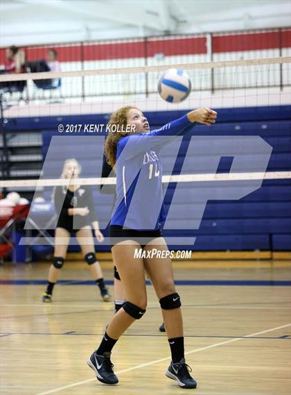 Thumbnail 1 in Utica vs L'Anse Creuse photogallery.