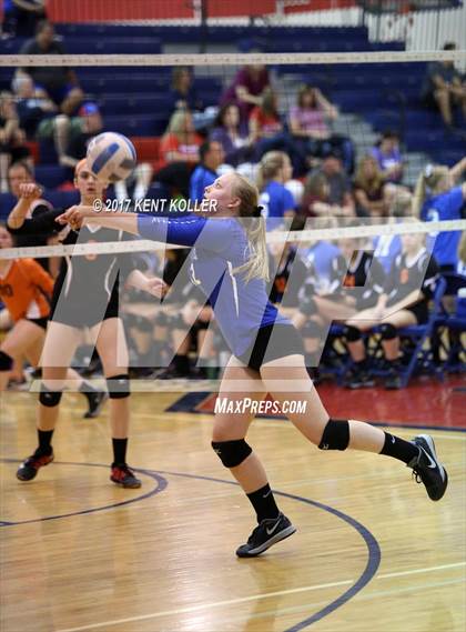 Thumbnail 3 in Utica vs L'Anse Creuse photogallery.