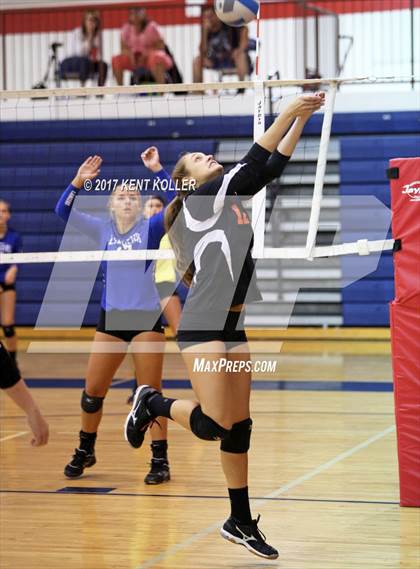 Thumbnail 3 in Utica vs L'Anse Creuse photogallery.