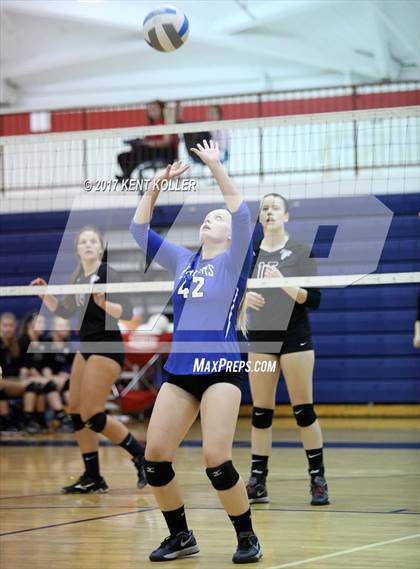 Thumbnail 3 in Utica vs L'Anse Creuse photogallery.