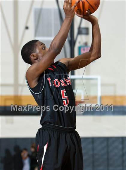 Thumbnail 3 in South Houston vs Sharyland (McDonald's Texas Invitational) photogallery.